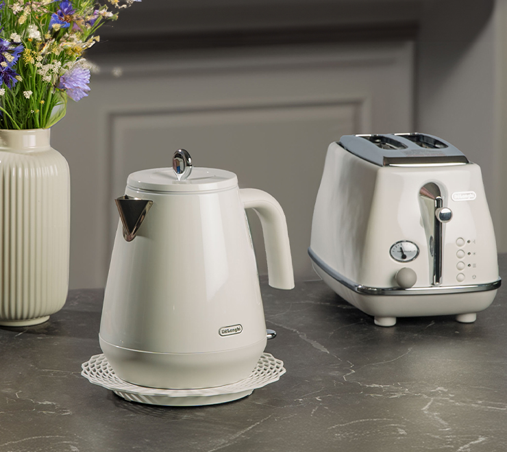 Kitchen appliances, dishware and drinkware